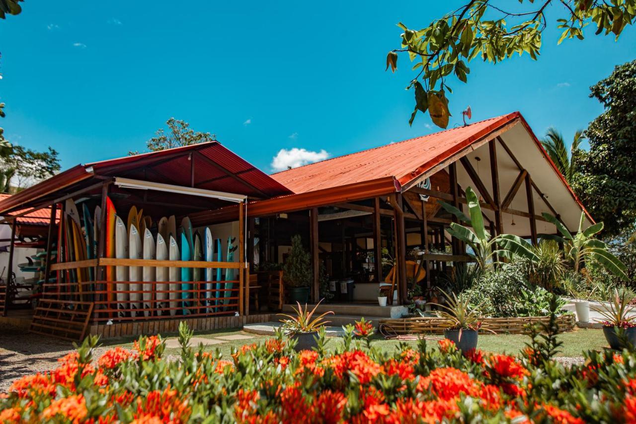 Surf Synergy All-Inclusive Surf Retreat Хако Экстерьер фото