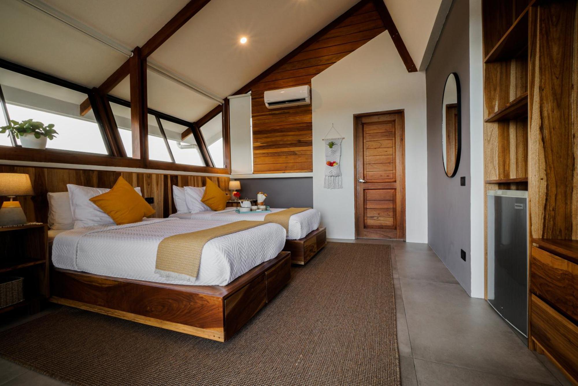 Surf Synergy All-Inclusive Surf Retreat Хако Экстерьер фото