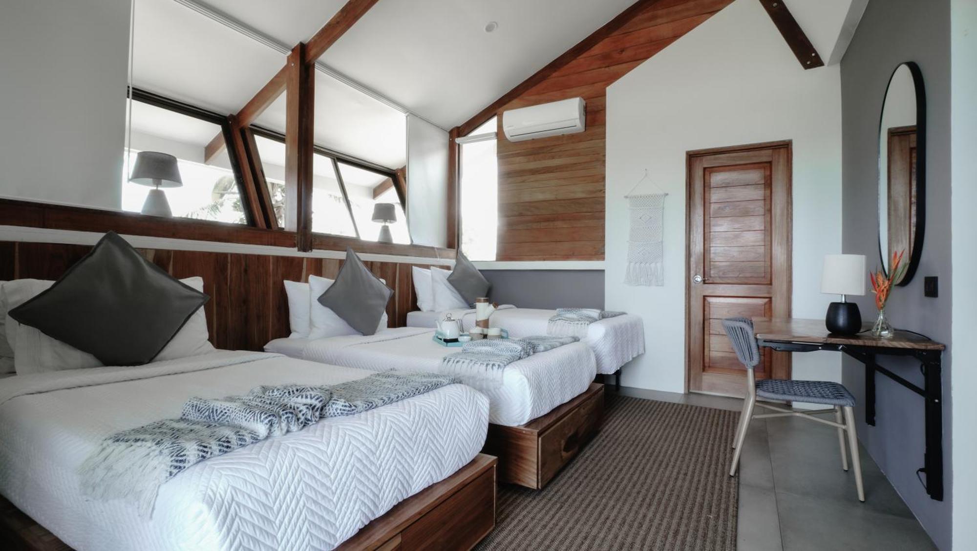Surf Synergy All-Inclusive Surf Retreat Хако Экстерьер фото