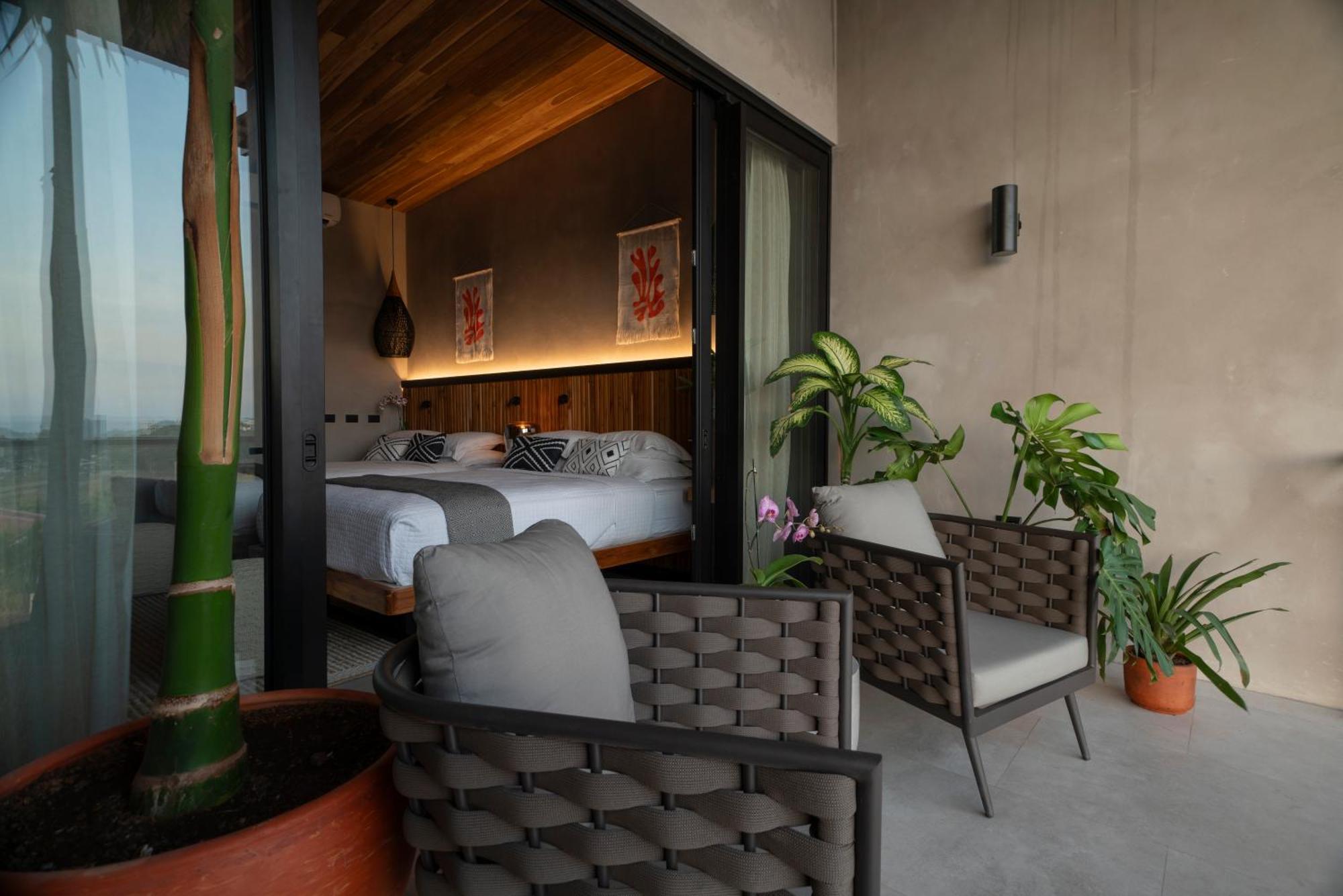 Surf Synergy All-Inclusive Surf Retreat Хако Экстерьер фото