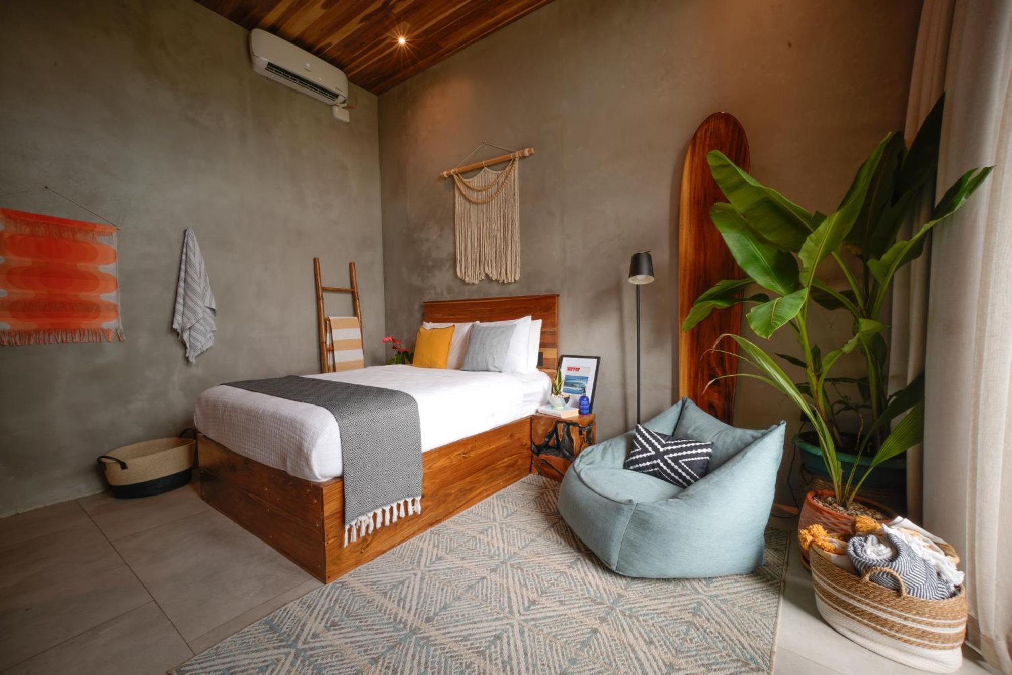 Surf Synergy All-Inclusive Surf Retreat Хако Экстерьер фото