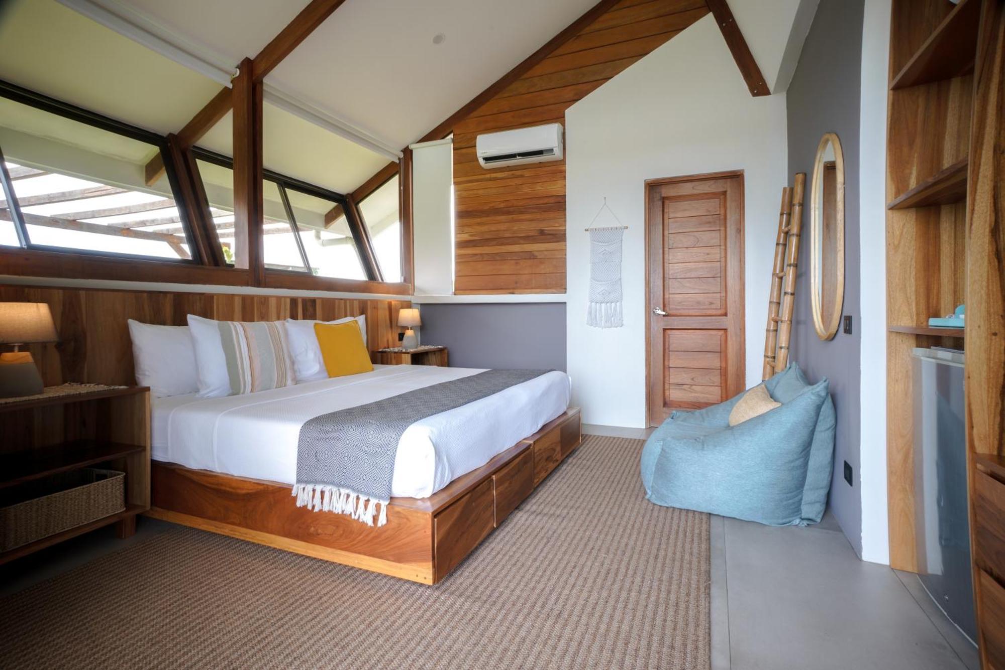 Surf Synergy All-Inclusive Surf Retreat Хако Экстерьер фото